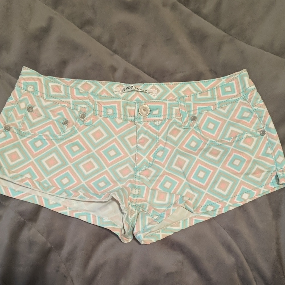 ALMOST FAMOUS Geometric Shorts Pastel EUC Size 9